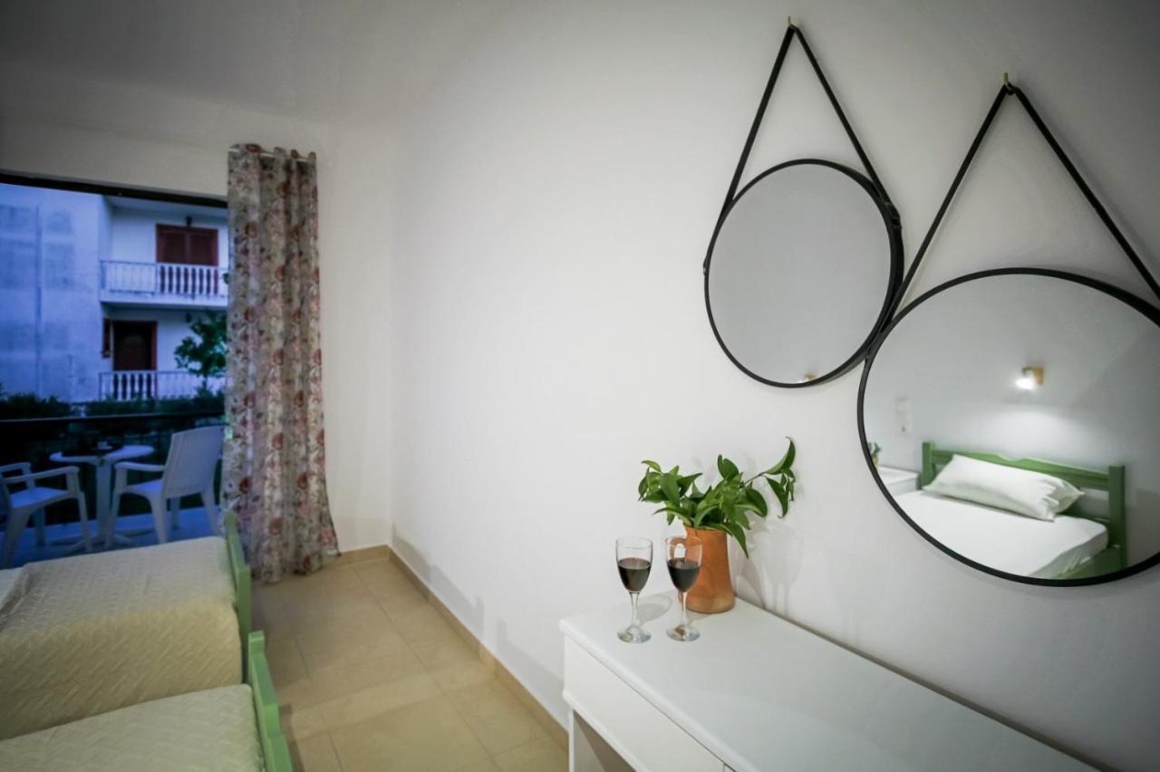 Christina Studios ลากานาส ภายนอก รูปภาพ