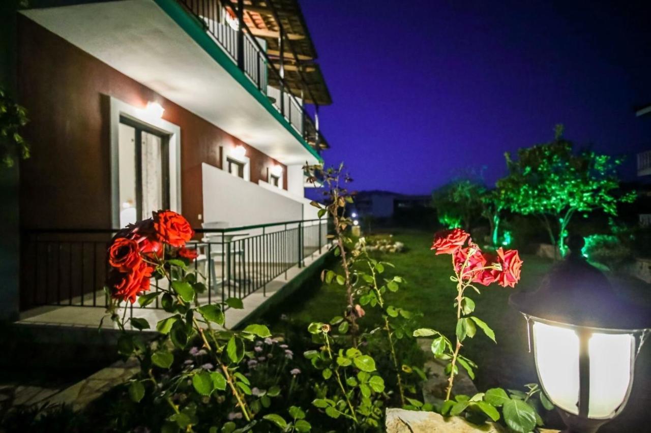 Christina Studios ลากานาส ภายนอก รูปภาพ