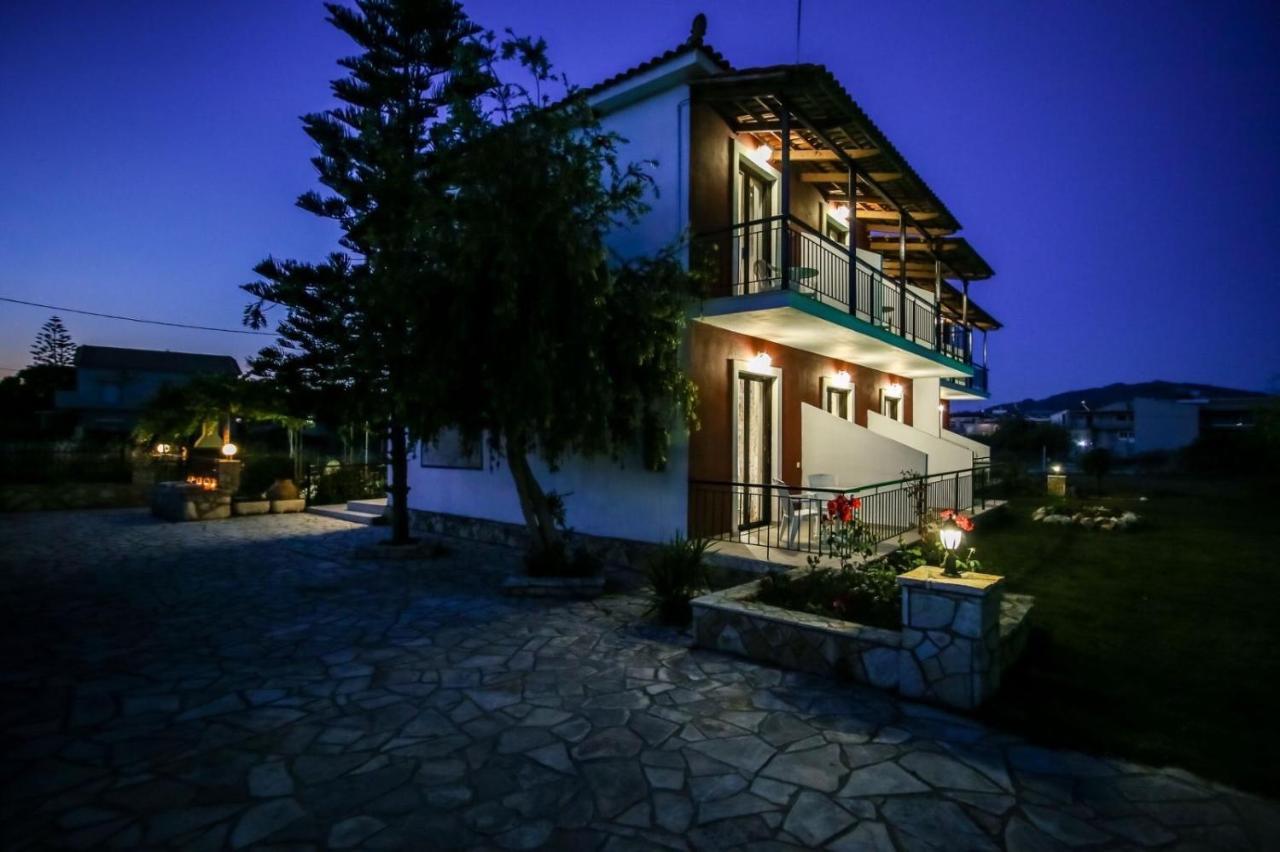Christina Studios ลากานาส ภายนอก รูปภาพ